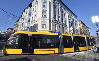 Rátámadtak Budapesten egy villamossofőrre